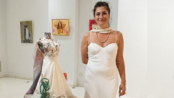 Raquel  Seimandi, durante la inauguración de su Muestra “Ninfas” en el Centro Cultural Provincial.