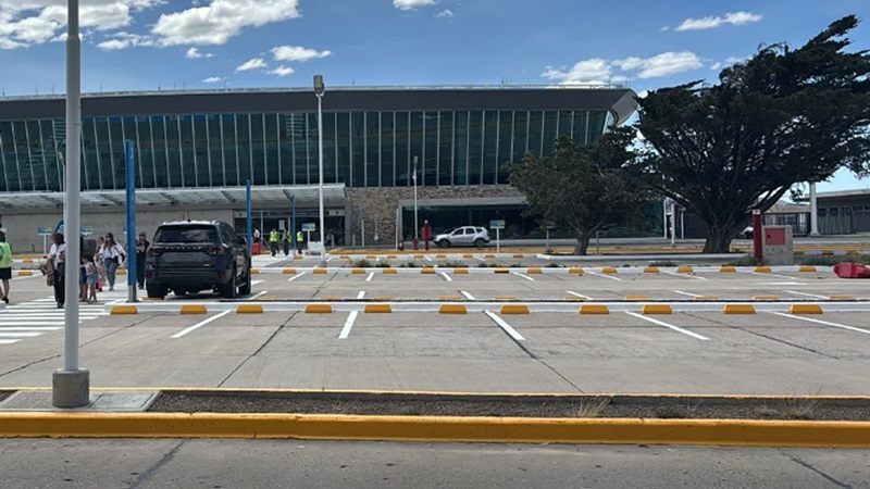 Los pasajeros evacuados (Infobae).