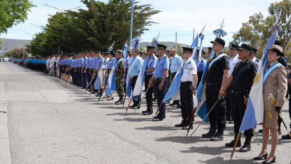 La ceremonia tuvo la presencia de FF.AA. y de Seguridad de la región.