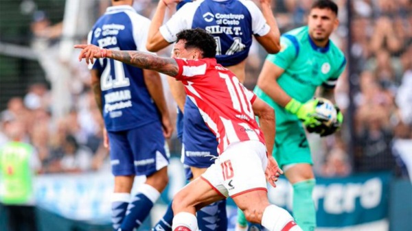Estudiantes se quedó con un clásico histórico ante Gimnasia en el Bosque.