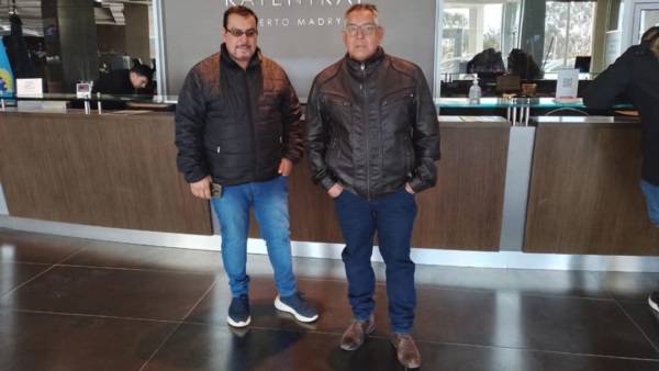 Parra (izquierda) con Méndez, en tiempos de convivencia. 