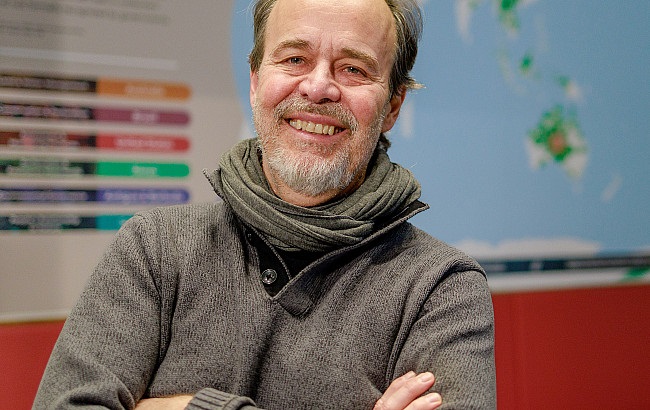 Díaz fue premiada junto con el antropólogo Eduardo Brondízio.