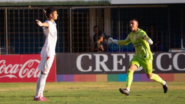 El Santo Tucumano eliminó al Sabalero por la vía penal y clasificó a la siguiente fase. 
