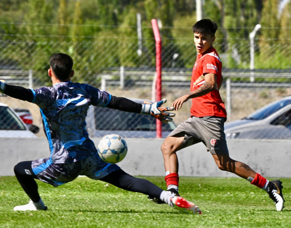 Gol de Huracán. Jeremías Levicoy lo convirtió. Foto: Daniel Feldman.