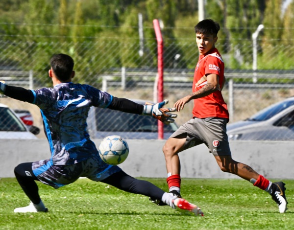 Gol de Huracán. Jeremías Levicoy lo convirtió. Foto: Daniel Feldman.