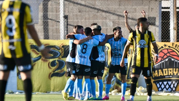 El festejo del segundo gol. Foto: Daniel Feldman/Jornada Medios.