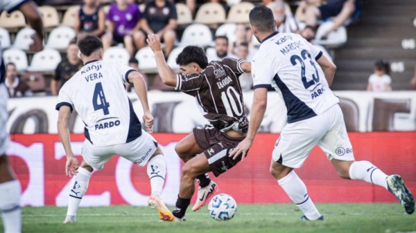 Agónicamente, Platense se lo igualó a Independiente, y se repartieron los puntos en Vicente López.