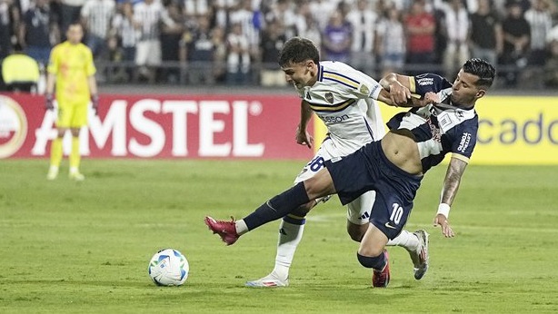 Boca no encontró el camino y perdió por la mínima ante Alianza Lima en Perú.