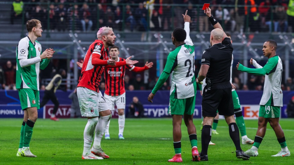 Milan arracó arriba pero la expulsión de Theo Hernández cambió el partido.