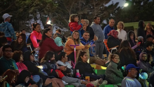 Miles de personas acudieron al Anfiteatro de Playa Unión.