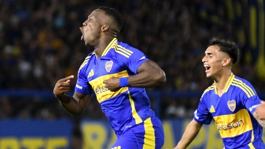 Advíncula hizo un golazo para abrir el marcador. Había que ganar y se ganó.