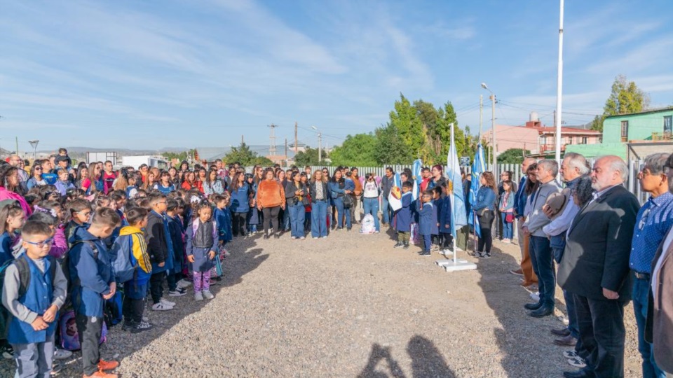 El acto se desarrolló en la Escuela Municipal N° 2006 del barrio Quirno Costa.