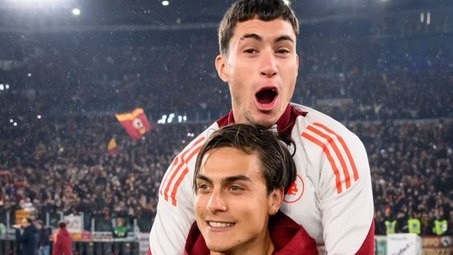 Dybala entró en el segundo tiempo y asistió en el cuarto gol. Gran partido de Soule, que dejó una gran asistencia para el 2-0.