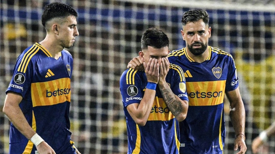 El desconsuelo de Velasco después de fallar el quinto penal.