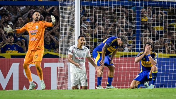 Cavani falló un gol increíble, solo de cara al arco, en el último minuto adicionado.