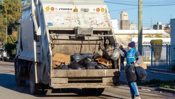 La empresa Ashira S.A. realiza la recolección de residuos domiciliarios en Trelew.