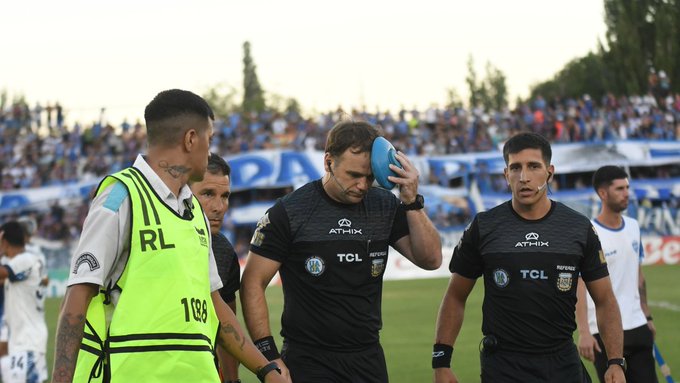 Godoy Cruz igualaba ante Talleres pero el partido se suspendió por agresión al línea. (Foto: Los Andes).