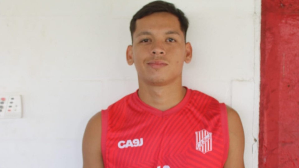 El delantero Elías Ayala, refuerza el ataque.