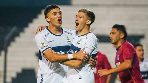 Sin sobrarle nada, y casi pidiendo la hora, Gimnasia le ganó 1-0 a Deportivo Español.