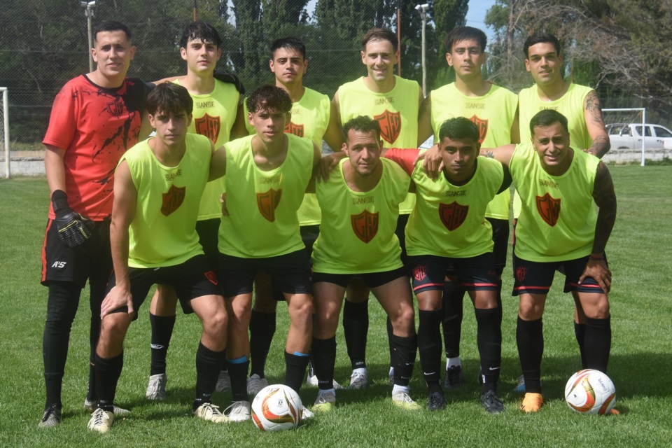 La formación de Gaiman FC. Foto: Sergio Esparza. 