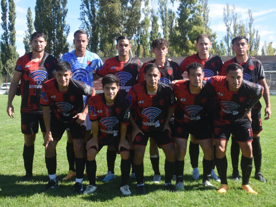 La formación de Gaiman para arrancar el 2025 en la Villa Deportiva.  (Foto: Sergio Esparza/Jornada).