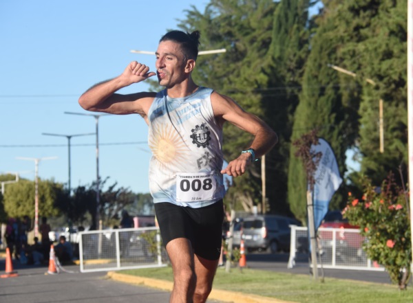 Fabricio Ligoule, tercero en caballeros 10K (Foto Sergio Esparza/Jornada Medios).