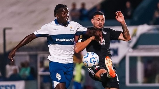 El Malevo ganaba 1-0 con un gol desde el vestuario, pero el Lobo lo igualó 1-1 en la última jugada del partido