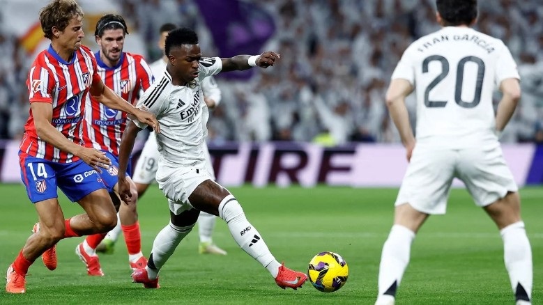 El derbi de Madrid, en la ida, fue para el Real por 2 a 1.