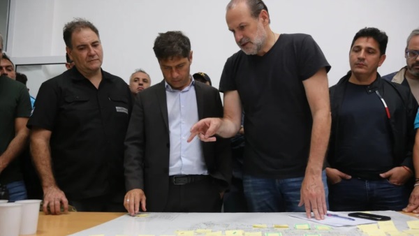 El gobernador junto al intendente Federico Susbielles y los ministros de Seguridad Javier Alonso y de Transporte Martin Marinucci.