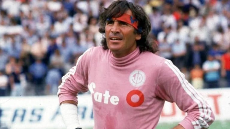 Hugo Orlando Gatti, leyenda del fútbol argentino está internado en terapia intensiva. 