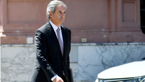 Pablo Quirno, secretario de Finanzas, saliendo de la Casa Rosada.