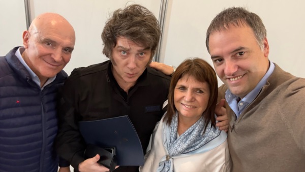Espert, Milei, Bullrich y Adorni, el día después de la represión. ¿De qué se ríen?