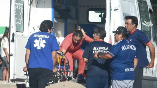 La jugadora fue hospitalizada. Foto: Sergio Esparza.