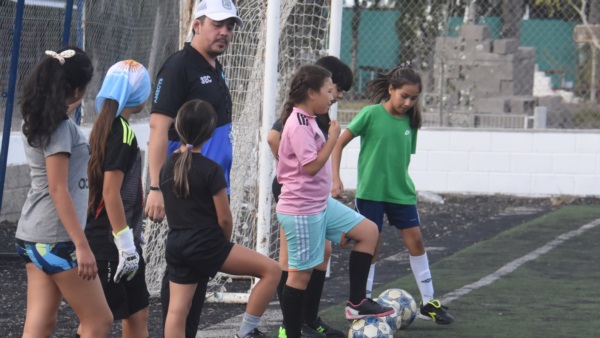El semillero femenino del CEC - Fotografía Sergio Esparza / JORNADA