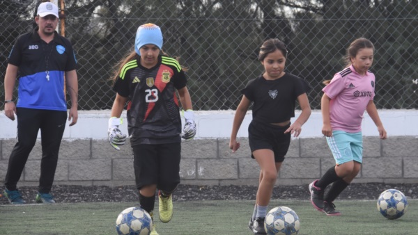 El semillero femenino del CEC - Fotografía Sergio Esparza / JORNADA