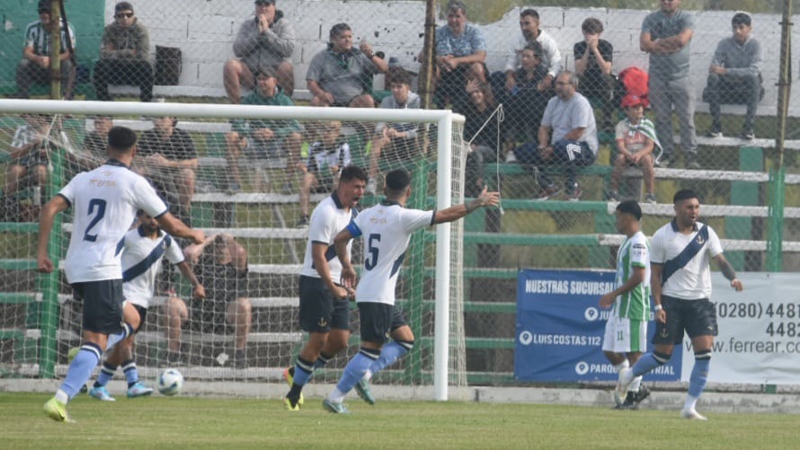 Brown festeja su primer gol en su vuelta a la categoría. (Foto: Sergio Esparza/Jornada).