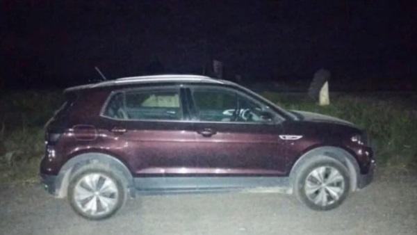 Vehículo de mujer asesinada en Piedra del Águila