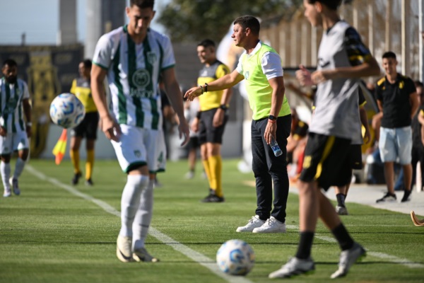 Sebastián Battaglia, entrenador de San Miguel. Foto: Maxi Jonas.