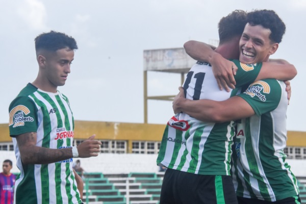El festejo del segundo gol. Foto: Sergio Esparza. 