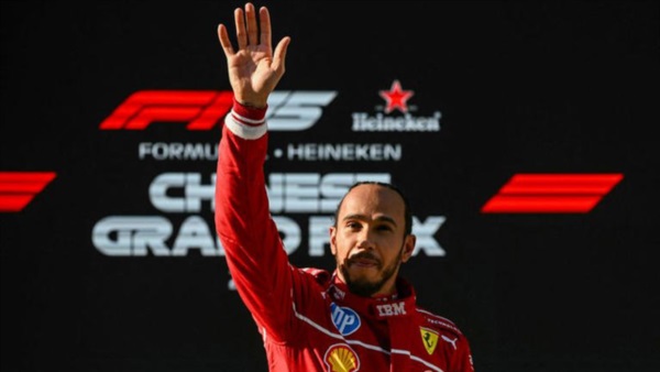 Hamilton estableció un nuevo récord de la pista con 1:30.849, superando el que ostentaba Vettel desde 2018.