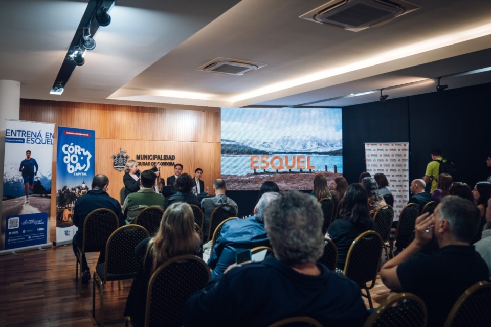 La presentación oficial del vuelo se realizó en el Salón 450 del Palacio 6 de Julio, de la ciudad de Córdoba.