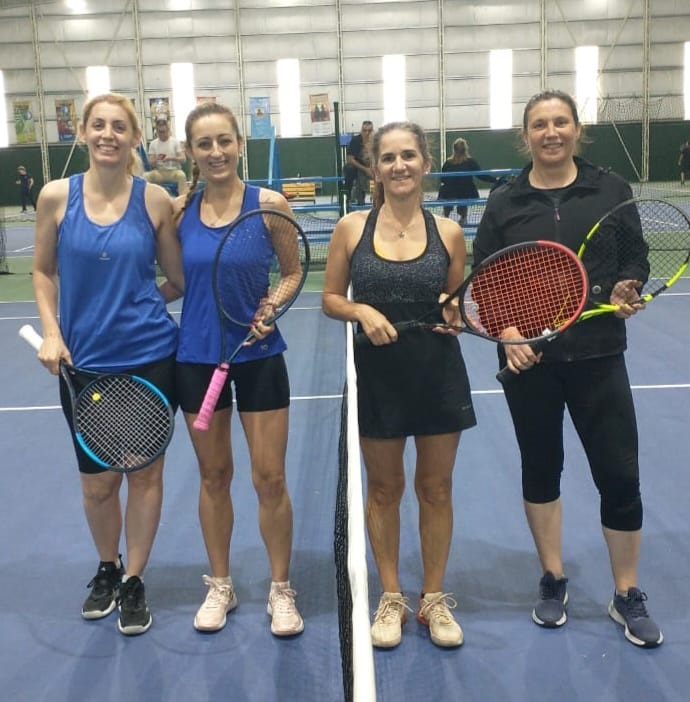Arancón-Andrade y Gigena-Sandler, dos de las parejas que jugarán en el dobles de 3° Damas.