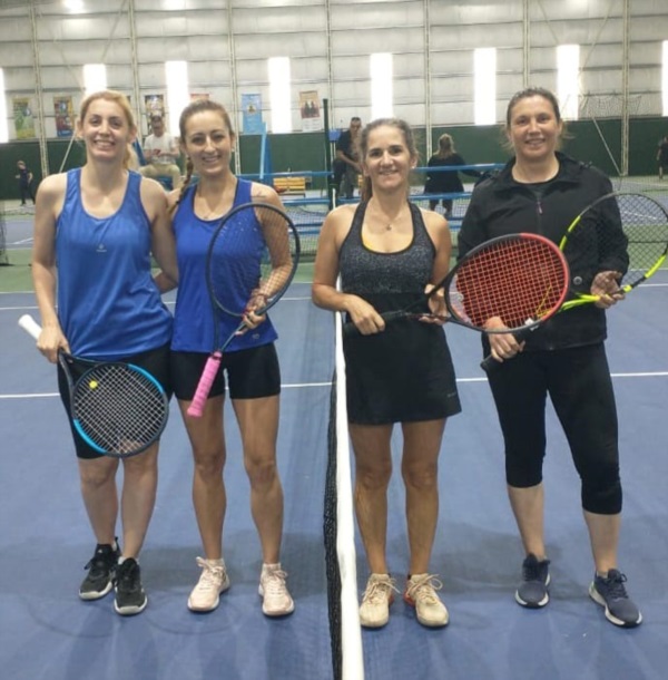 Arancón-Andrade y Gigena-Sandler, dos de las parejas que jugarán en el dobles de 3° Damas.