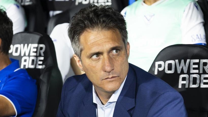 En el gol de Riestra, Guillermo Barros Schelotto se quejó porque "el lateral era más atrás".