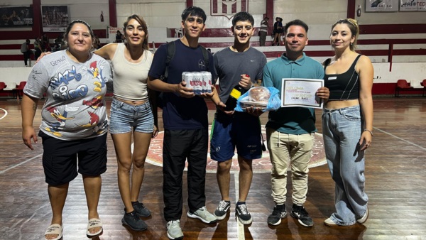 El evento lo organizó la sección de handball de La Academia.