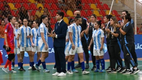 Brasil se vengó de la goleada: le arrebató un título a Argentina.