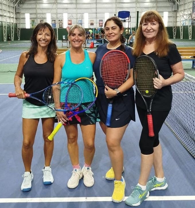 Cristina Pagasartundua-Susana Ferranti se midieron ante Erica Sarmiento-Bruna Brágoli en el dobles de 3º Damas. 