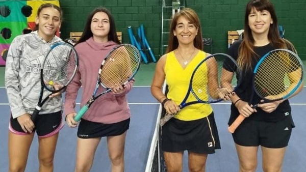 Flori-Larrañaga lograron un resonante triunfo ante Dacal-Borgonovo en el dobles de 3º Damas.