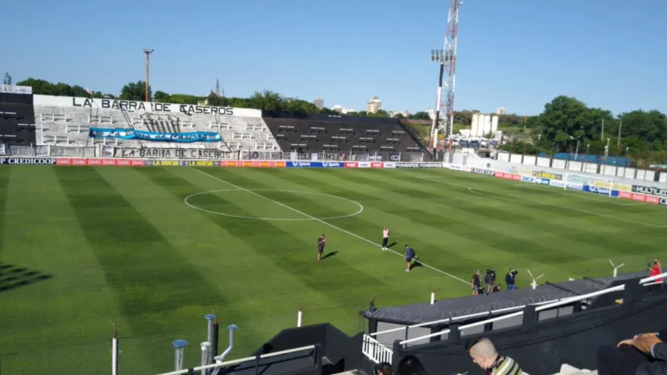 El Estadio Ciudad de Caseros, donde jugará Madryn este jueves ante Instituto.