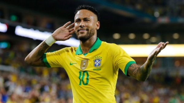 Neymar está convocado a la Selección de Brasil. Va a jugar contra Argentina en el Monumental.